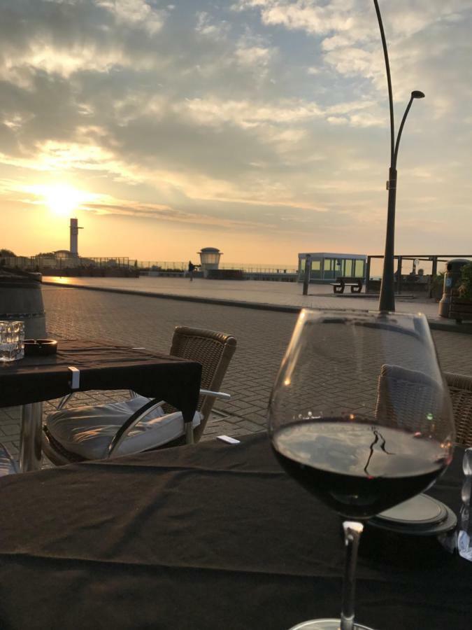 Zeedijk Oostduinkerke Frontaal Zeezicht - Volledig Gerenoveerd 2022! Lägenhet Exteriör bild